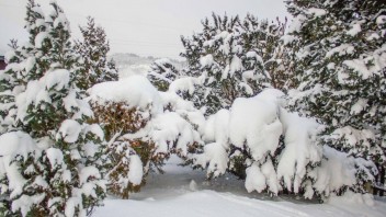 Chatárov na Kysuciach uväznil sneh, v obci je mimoriadna situácia