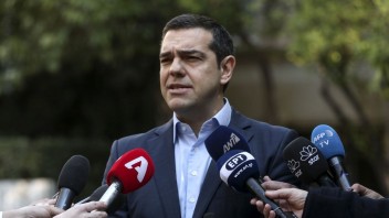 Minister obrany rezignoval, nesúhlasil s dohodou s Macedónskom
