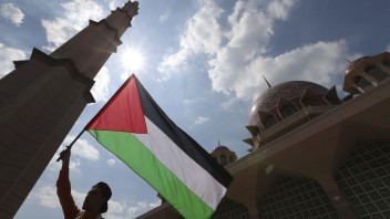 Palestínska vláda podala demisiu. Prečo k tomu došlo?