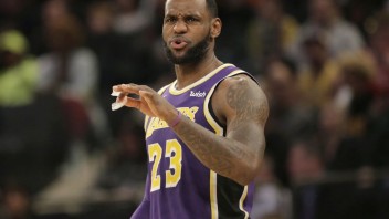 NBA: Lakers prehrali tretíkrát za sebou, porazil ich posledný tím