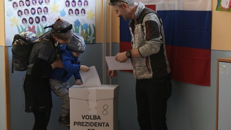 Fotogaléria: Slováci vyberajú prezidenta, pozrite sa do volebných miestností