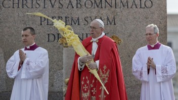 Pápež vyzýva na pokoru, varoval pred vyvyšovaním sa