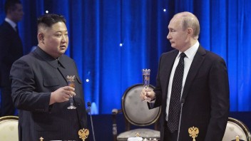 Odvysielali film o Kimovej ruskej ceste, nechýbal dojemný moment