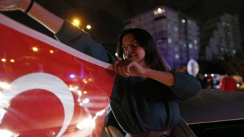 Tirana a Skopje majú šancu, Turecko sa eurobloku vzďaľuje