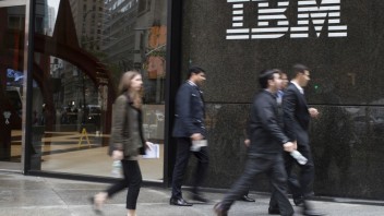 IBM potvrdil, že ide prepúšťať. O prácu príde asi 1700 ľudí