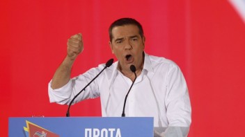 Gréci pristúpia k predčasným voľbám, k moci sa chystá opozícia