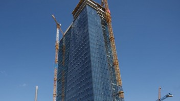 Nad hlavným mestom sa týči nová najvyššia budova Slovenska