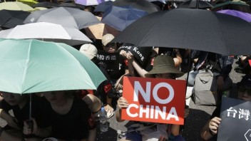 Čína zverejnila bielu knihu, nevylúčila vojenský zásah na Taiwane