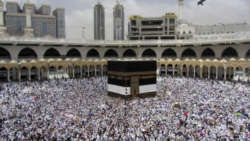Začala sa tradičná púť do Mekky, časť moslimov ju bojkotuje