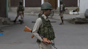 V Kašmíre sa strieľalo, indická polícia zabila militanta