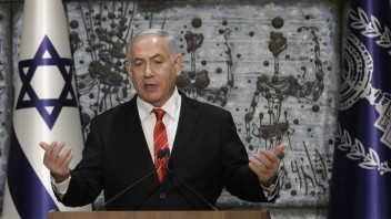 Netanjahu vládu nezostavil, mandát vracia do rúk prezidenta