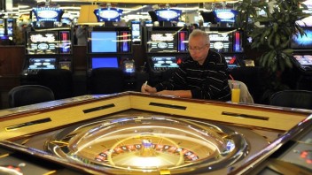 Mestám chcú umožniť regulovať hazard, AZH vyjadrenia kritizuje