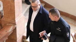 Odvolaný šéf Tiposu Barczi ide do väzby, rozhodol najvyšší súd