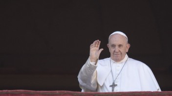 V srdciach panuje tma. Pápež vyzval na mier i ochranu migrantov