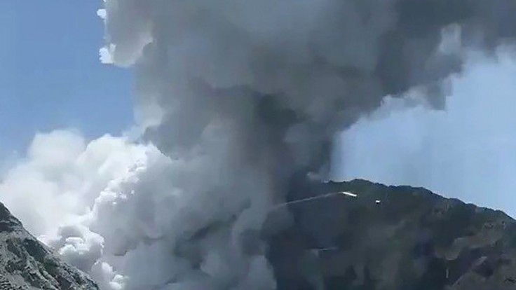 Neďaleko Aljašky vybuchla sopka, varovali pred popolom