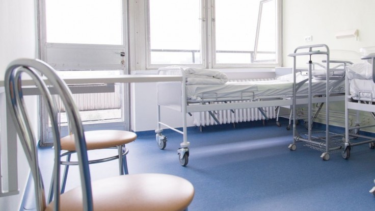 V českej nemocnici sa opäť strieľalo, útočníkom bol pacient