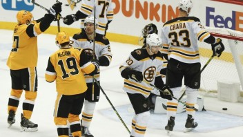 NHL: Boston prišiel o náskok, kapitán Chára má dve strely