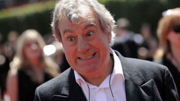Zomrela hviezda komediálnej skupiny Monty Python, Terry Jones