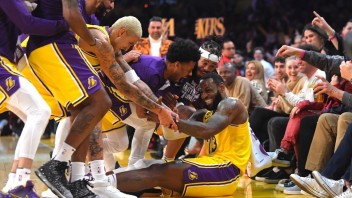 NBA: James potiahol Lakers k víťazstvu, v profilige sú druhí