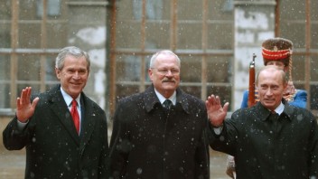SR pod drobnohľadom. Pred 15 rokmi sa u nás stretli Bush a Putin