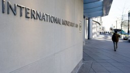 Medzinárodný menový fond žiada o pomoc až 100 krajín