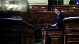 Španielsky premiér chce požiadať o predĺženie núdzového stavu
