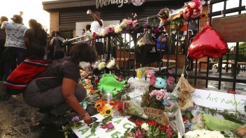 Pitva odhalila, ako zomrel ďalší Afroameričan zabitý policajtmi
