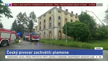 Český pivovar zachvátili plamene, historická budova prišla o strechu