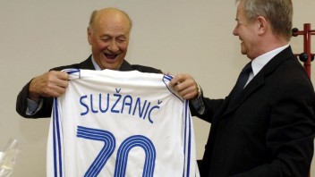 Zomrel bývalý prvý muž slovenského futbalu Milan Služanič