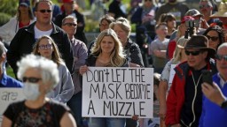 Florida je novým ohniskom, ľudia protestujú proti noseniu rúšok