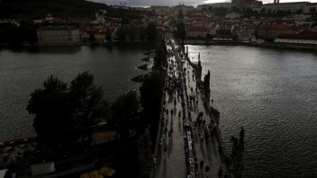 Česko eviduje najvyšší prírastok nakazených za posledné týždne