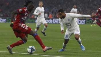 Lyon remizoval s Marseille, Payet po góle inkasoval červenú kartu