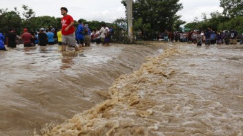 Hurikán udrel na pobrežie Nikaraguy, môže mať katastrofálne následky