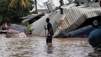 Hurikány spôsobili masívne škody. Ľudia sa obávajú hladu