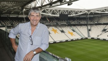 Smutná správa z Talianska, zomrela futbalová legenda Rossi