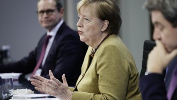 Favorita odmietla. Koho si vie Merkelová predstaviť na svojom mieste?