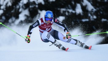 Vlhová je po prvom kole obrovského slalomu tretia, vedie Talianka