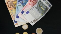 Slovensko dlhuje vyše 105 miliónov, faktúry sú aj rok po splatnosti