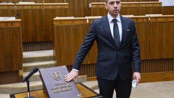 Gyimesi komunikuje s maďarskými stranami, ponuku na členstvo nedostal