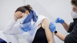 V Česku majú šesť nových podozrení na úmrtie po očkovaní