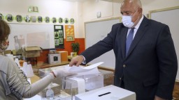 Bulharský premiér po voľbách vo videu: Navrhujem vládu odborníkov