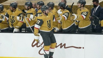 NHL: Golden Knights s Jurčom vyhrali na ľade Los Angeles