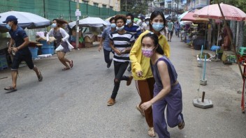Bojovať až do konca. V Mjanmarsku ubehli tri mesiace od prevratu