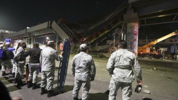 Najhoršia nehoda metra v Mexiku. Pod mostom zahynulo 23 ľudí
