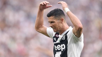 Ronaldo aj tréner Pirlo ostávajú v Juventuse, potvrdilo vedenie klubu