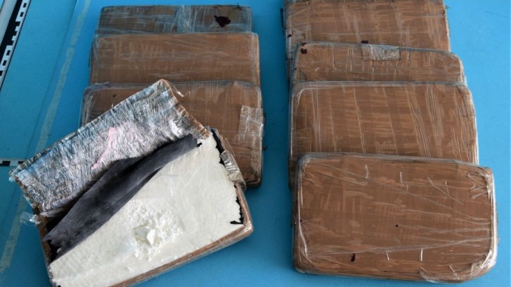 V odpadkových košoch našli kokaín za milión eur. Ukrytý bol v prepravkách s banánmi