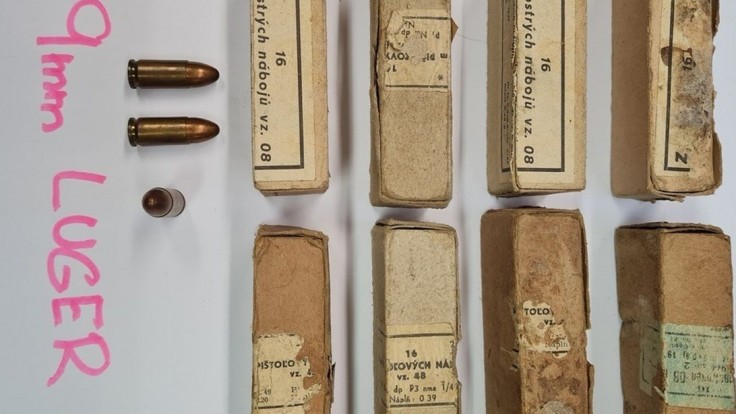 Muž našiel pri upratovaní podkrovia desiatky kusov munície
