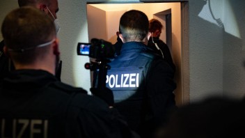 Nemecká polícia zatýkala aj v Bratislave, zasiahla proti prevádzačom ľudí