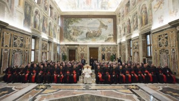 Významná reforma vo Vatikáne. Sprísňujú sankcie za zneužívanie detí