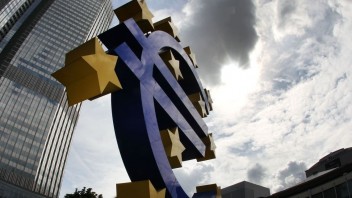 EÚ v boji s daňovými únikmi pritvrdila, mimovládky však pravidlá kritizujú
